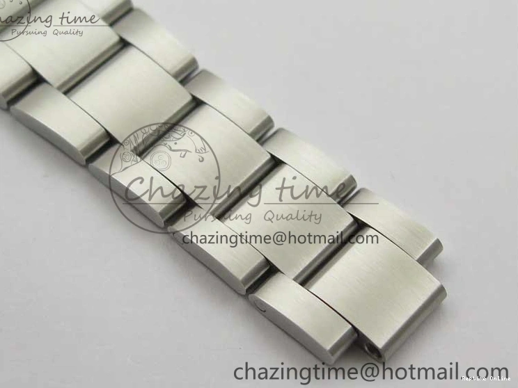 1226 Casual Oyster Perpetual 41mm 124300 EWF Best Edition Red Dial on SS Bracelet A 2856